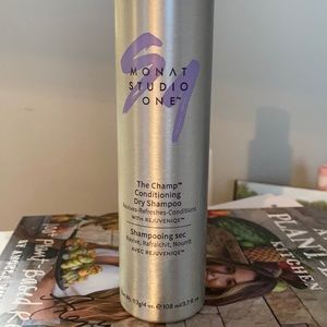 Monat The Champ Conditioning Dry Shampoo